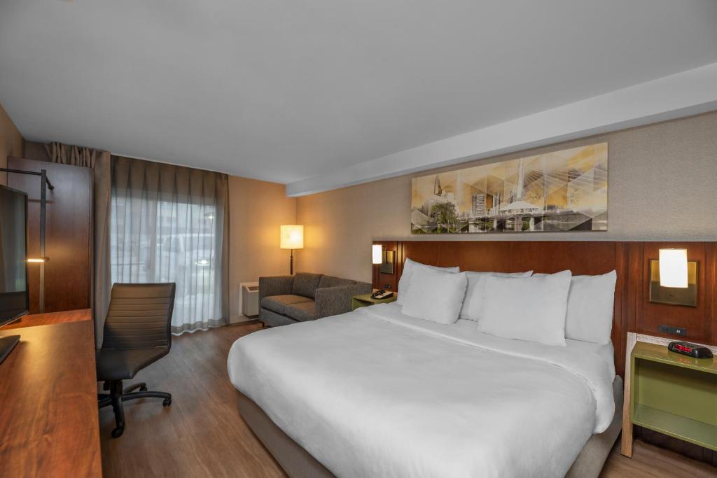 Comfort Inn Airport - Resim 30