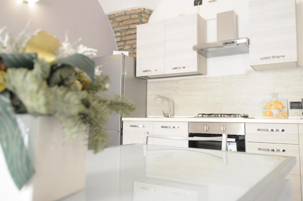 Kuchyňa alebo kuchynka v ubytovaní St. George Apartment