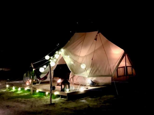 Fotografie z fotogalerie ubytování Glamplodge met privé sanitair v destinaci Blesdijke