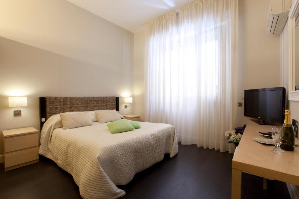 Sorrento Apartments - 1