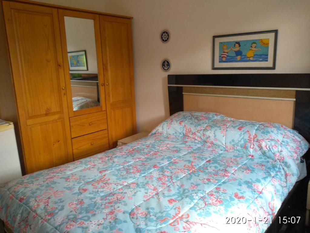  Casa em condominio canto direito de Geriba