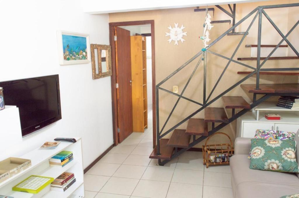  Casa em condominio canto direito de Geriba