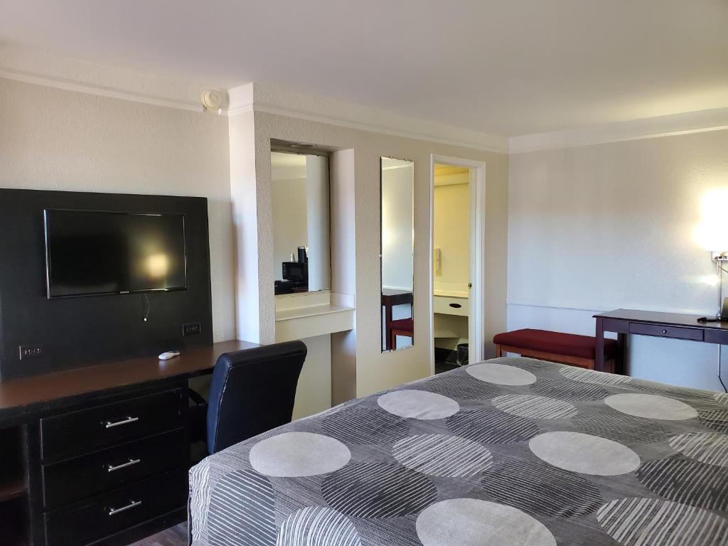 Relax Inn West Medical Center - Cuarto King