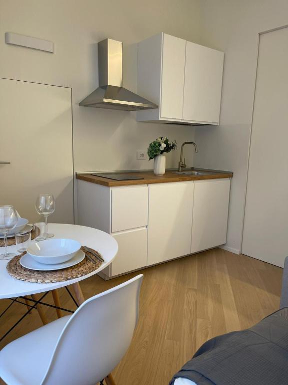 A kitchen or kitchenette at A casa di Beatrice