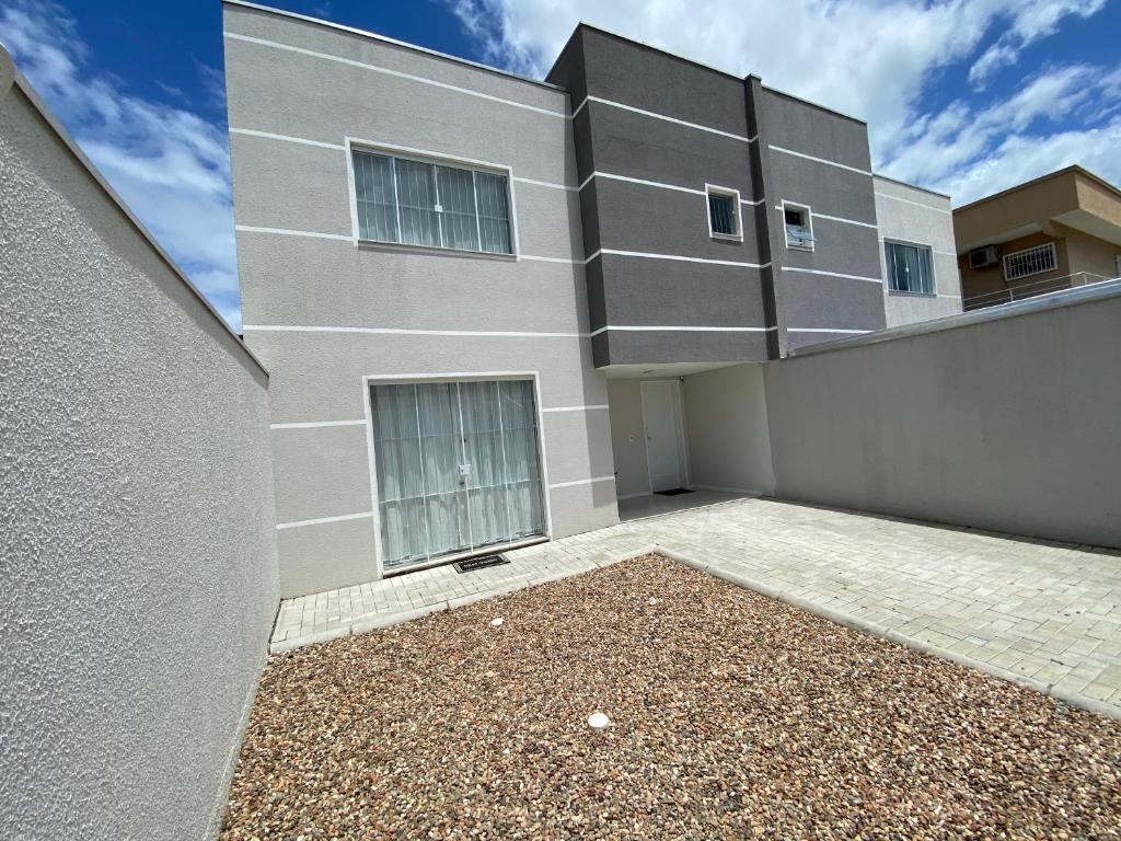  Linda Casa com Piscina em Meia Praia Navegantes