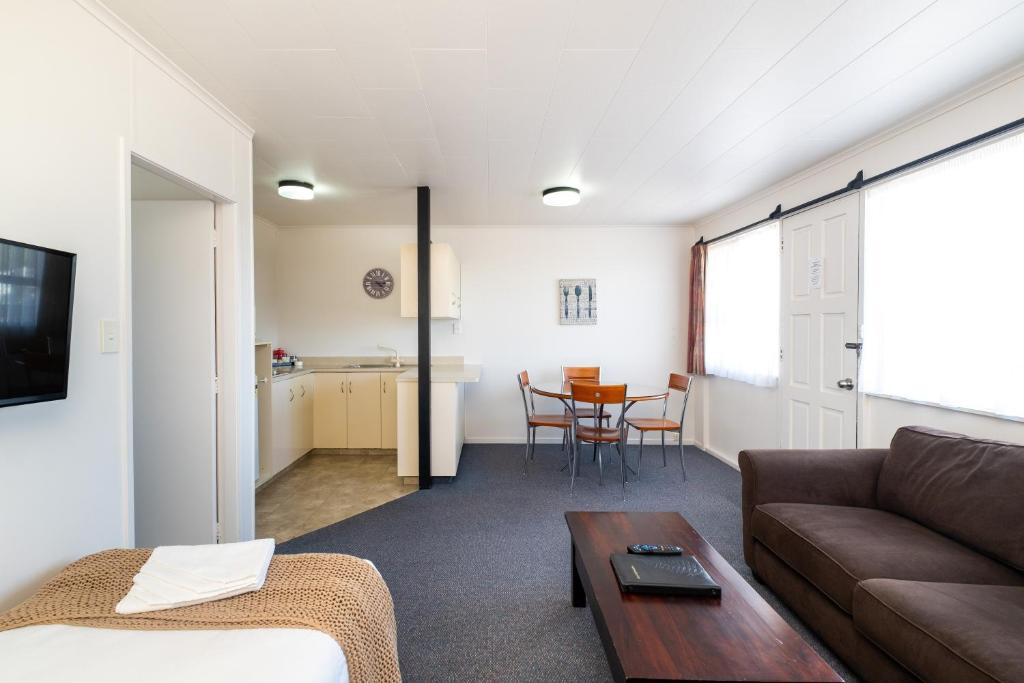 Posezení v ubytování Chevron Motel