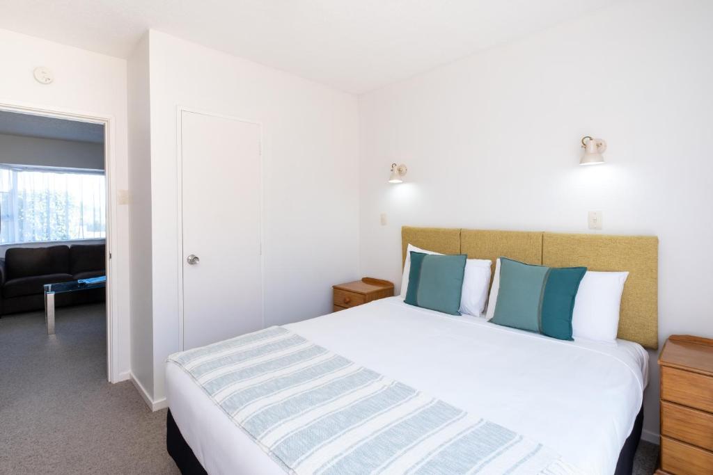 Postel nebo postele na pokoji v ubytování Chevron Motel