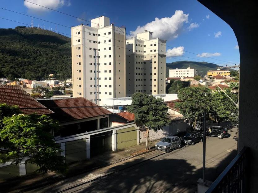  Casa 3 qtos com garagem bem localizada