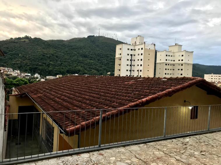  Casa 3 qtos com garagem bem localizada