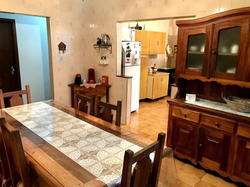  Casa 3 qtos com garagem bem localizada
