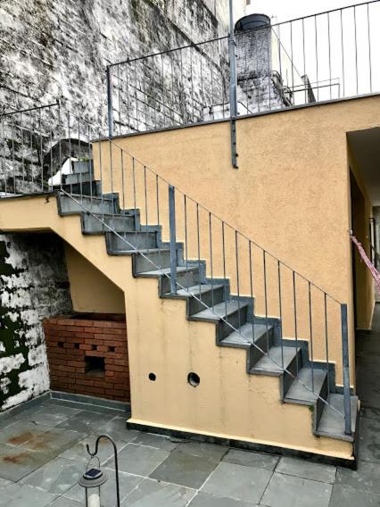  Casa 3 qtos com garagem bem localizada
