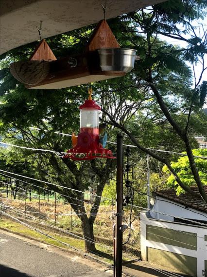  Casa 3 qtos com garagem bem localizada