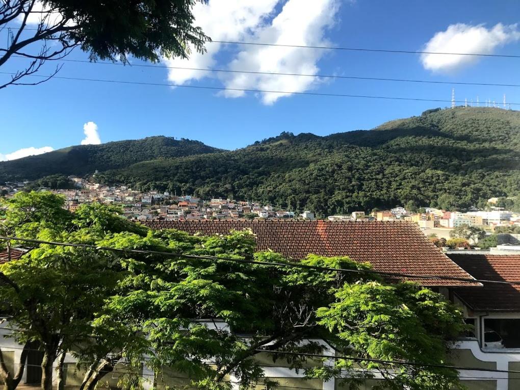  Casa 3 qtos com garagem bem localizada