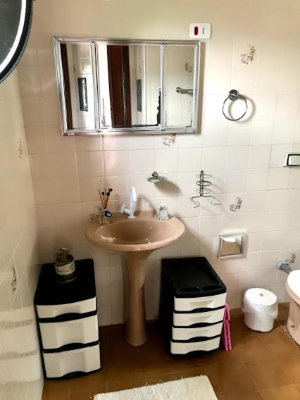  Casa 3 qtos com garagem bem localizada