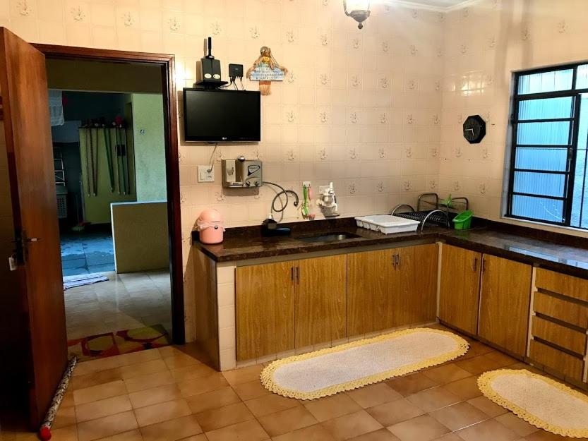  Casa 3 qtos com garagem bem localizada