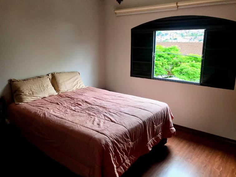  Casa 3 qtos com garagem bem localizada