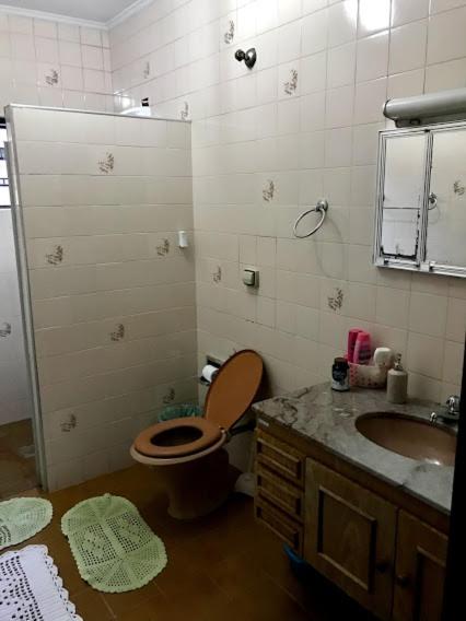  Casa 3 qtos com garagem bem localizada