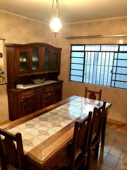  Casa 3 qtos com garagem bem localizada