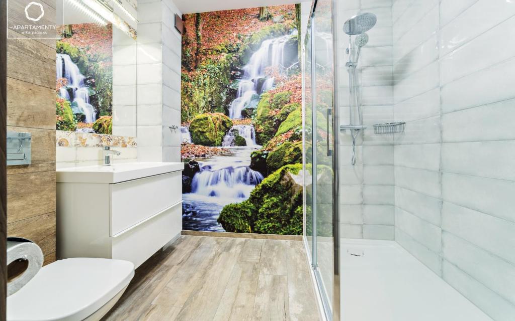 Kúpeľňa v ubytovaní Wonder Home - Apartamenty w spokojnej okolicy, z widokiem na góry