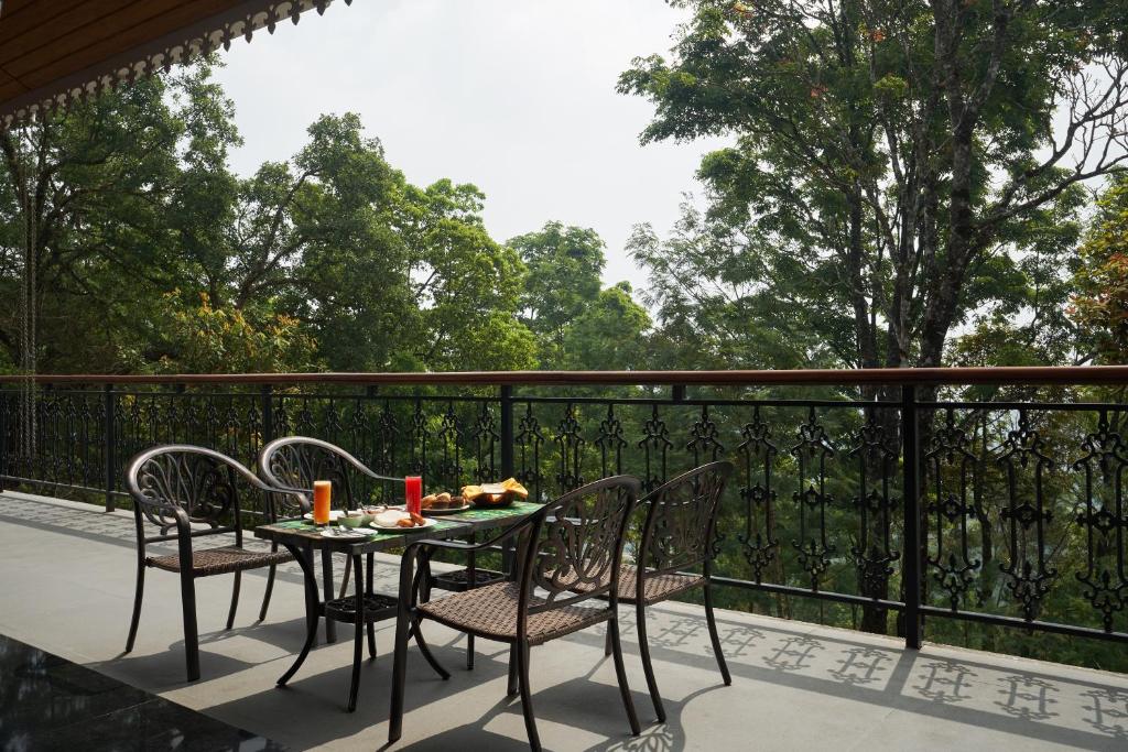 Balkón nebo terasa v ubytování Coorg Wilderness Resort & Spa