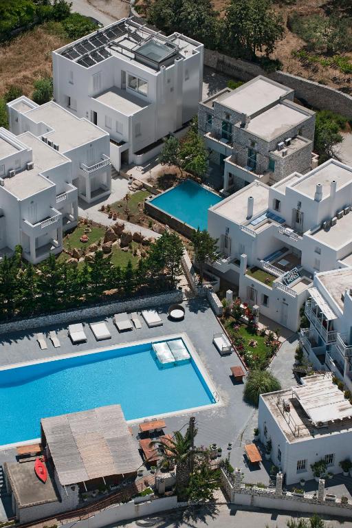 Bazén v ubytování Hotel Nefeli nebo v jeho okolí