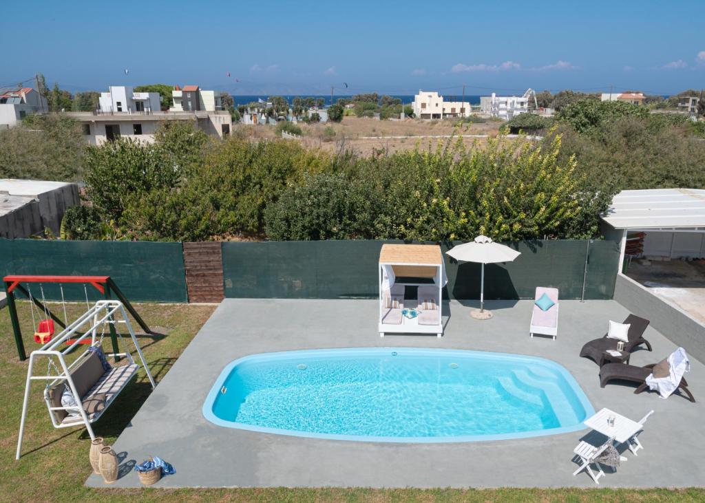 Zdjęcie z galerii obiektu Sunny Breeze Deluxe Villa Near Beach, Private Pool w mieście Kremasti