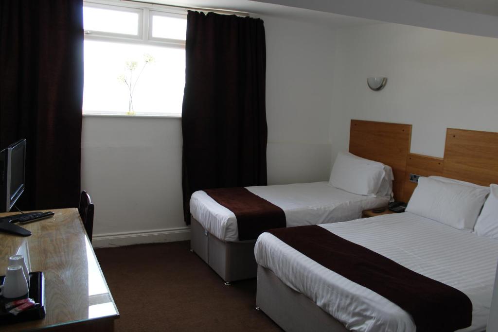 Four Saints Brig Y Don Hotel - Resim 23