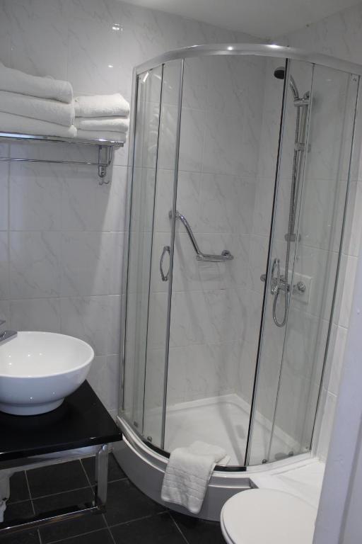 Four Saints Brig Y Don Hotel - Resim 36