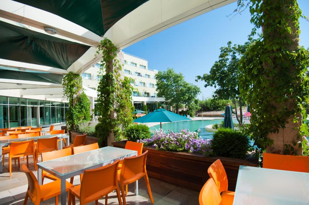 Bazén v ubytování Jeravi Club Hotel - All Inclusive nebo v jeho okolí