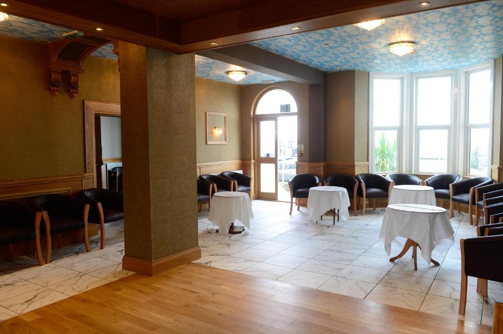 Four Saints Brig Y Don Hotel - Resim 44