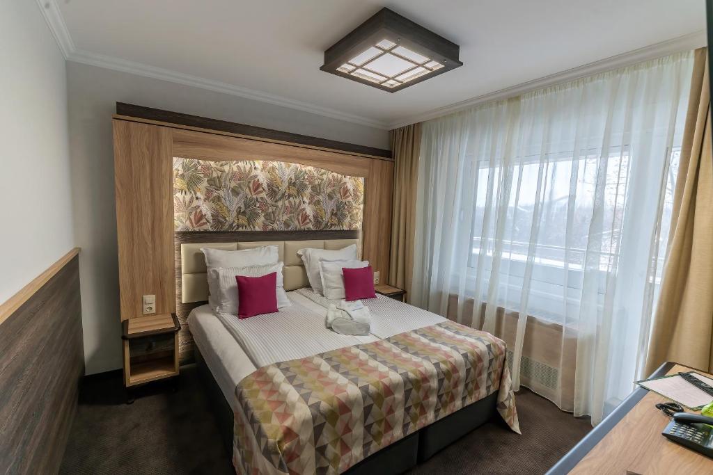 Hotel ZOO Sofia - Secured Paid Parking - شقّات عمل مع مَزْحَة