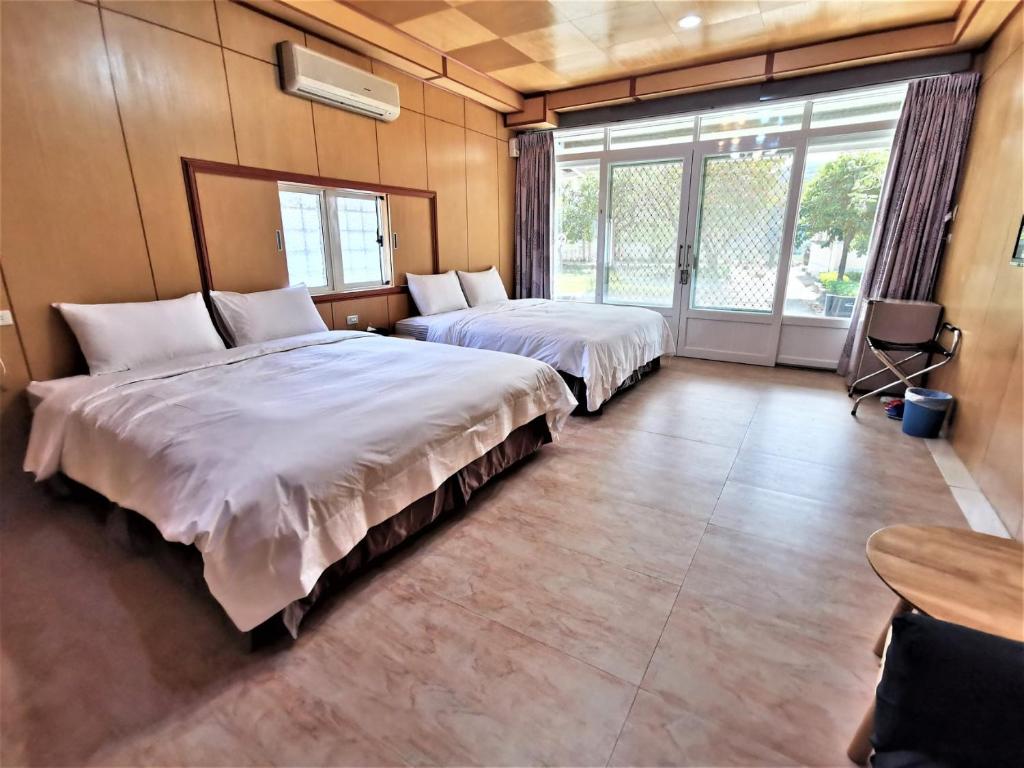 四重溪可以居民宿 Fine Inn - Habitación Cuádruple Con Vista Al Jardín