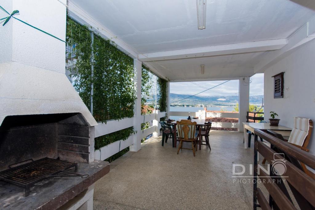 Fotografia z galérie ubytovania A1 - large apt with big terrace balcony & sea view v Trogiri