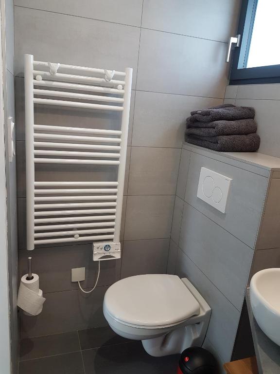 Koupelna v ubytování Studio Castel Binic