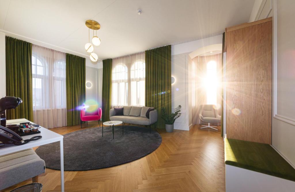 Istumisnurk majutusasutuses Park Hotell Viljandi