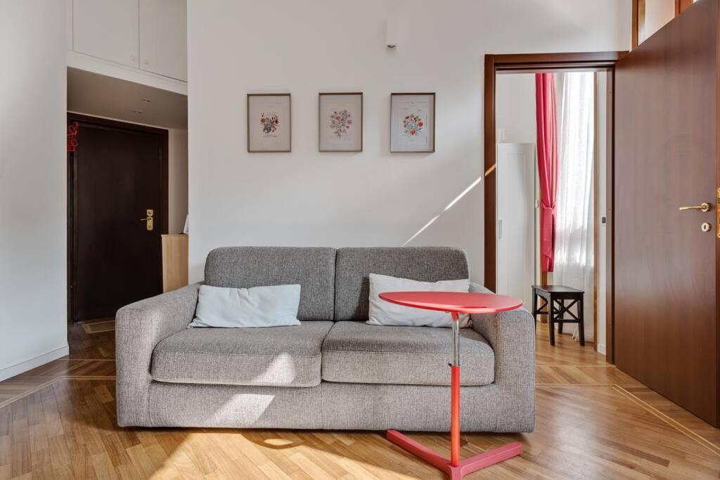 A seating area at Easylife - Bello e Luminoso Flat in zona Centrale