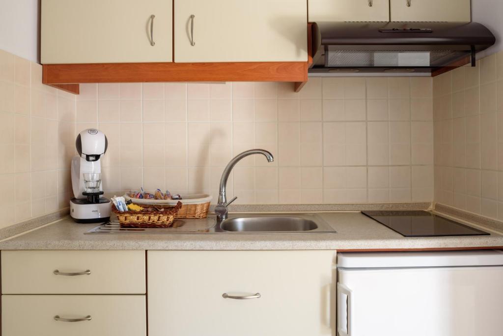 Mirabeli Apartments & Suites - 19