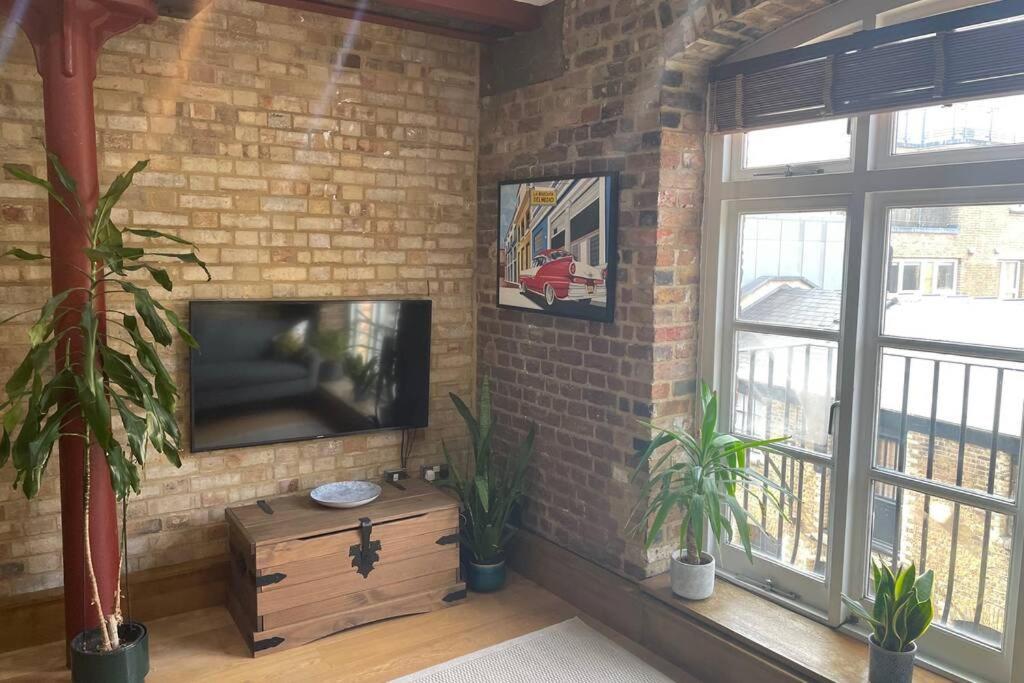 Converted warehouse 1 bed flat-LondonTower Bridge