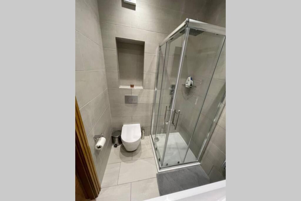 Converted warehouse 1 bed flat-LondonTower Bridge