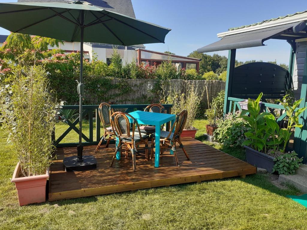 Zahrada ubytování Petite Maison Chalet à 100 m de la petite mer de Gâvres