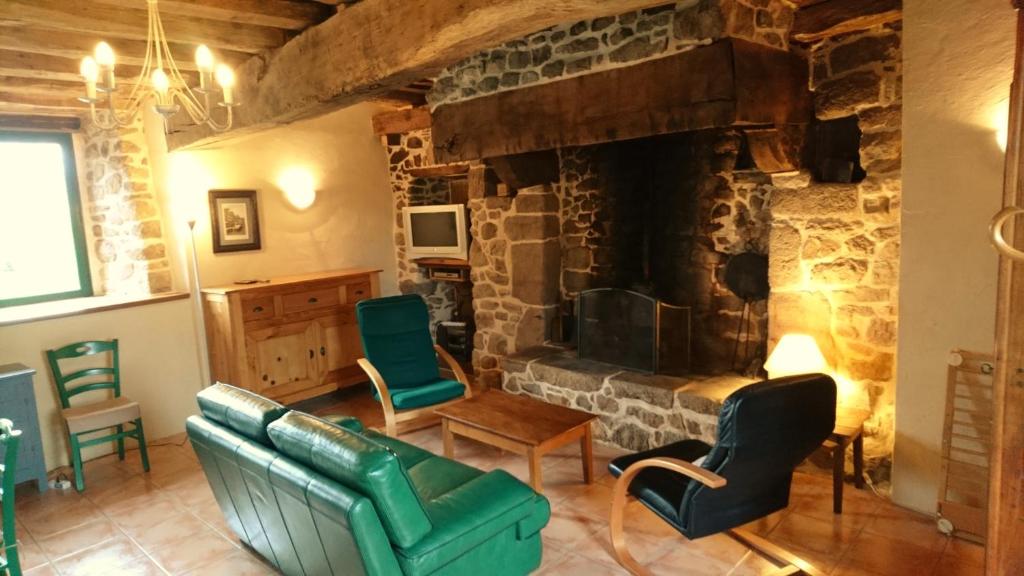 Le Petit Courtoux - Maison De Deux Chambres (4 Adultes)