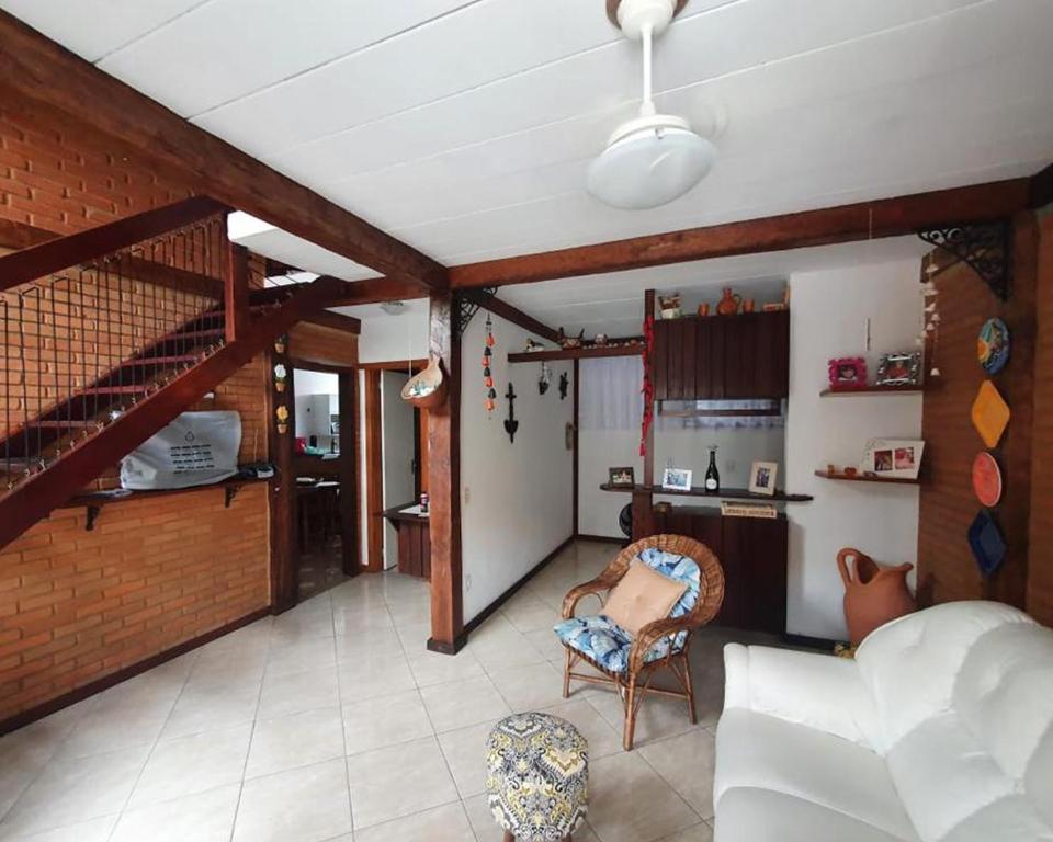  Casa Duplex com 3 Quartos há 700m da praia