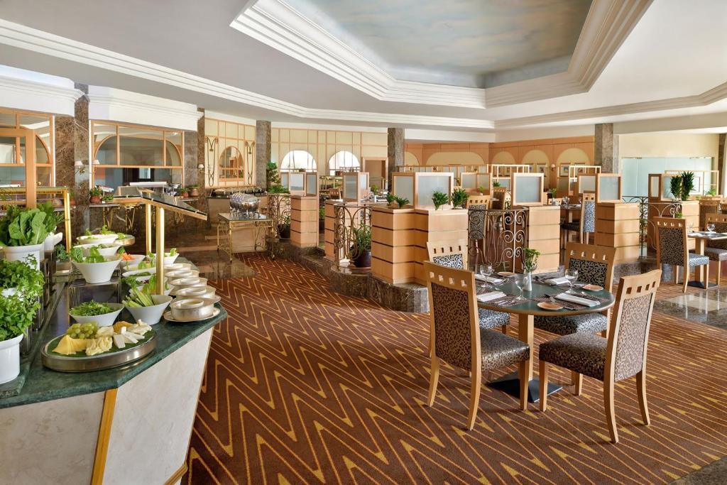 Restaurace v ubytování InterContinental Jeddah by IHG