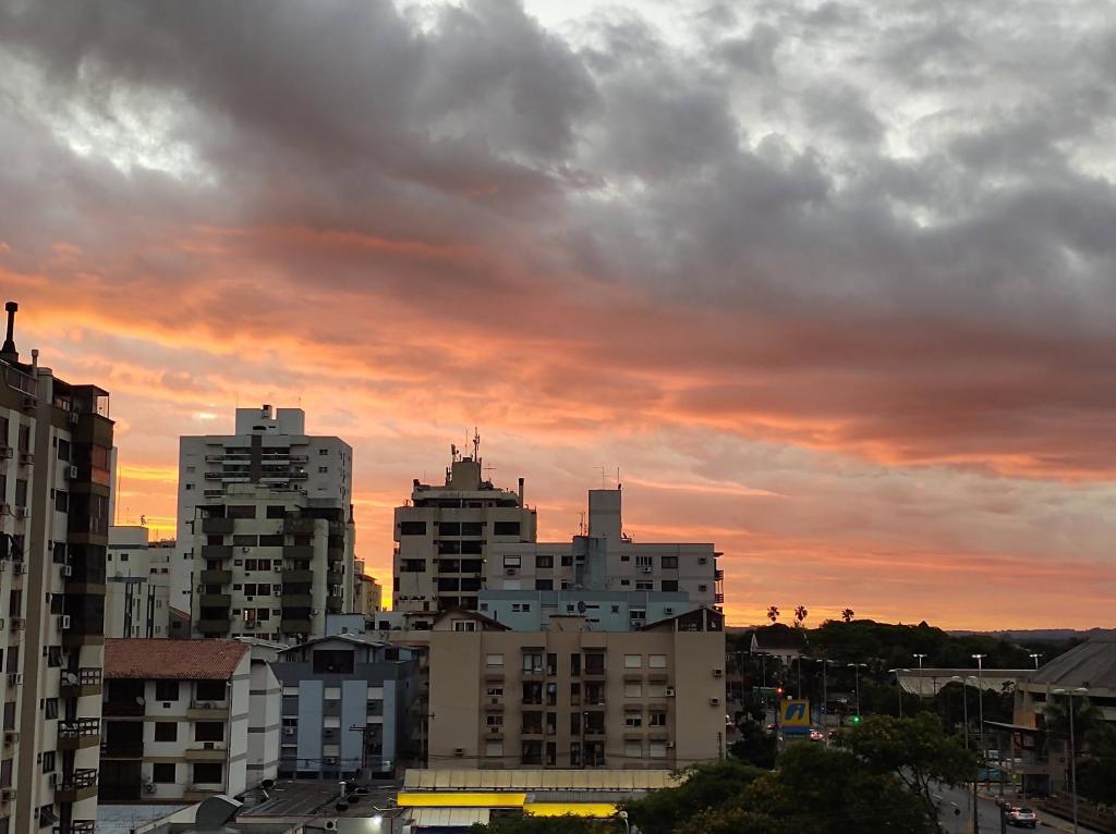  Loft Mid Century Moderno Centro São Leopoldo Com Net Wi-Fi Netflix!