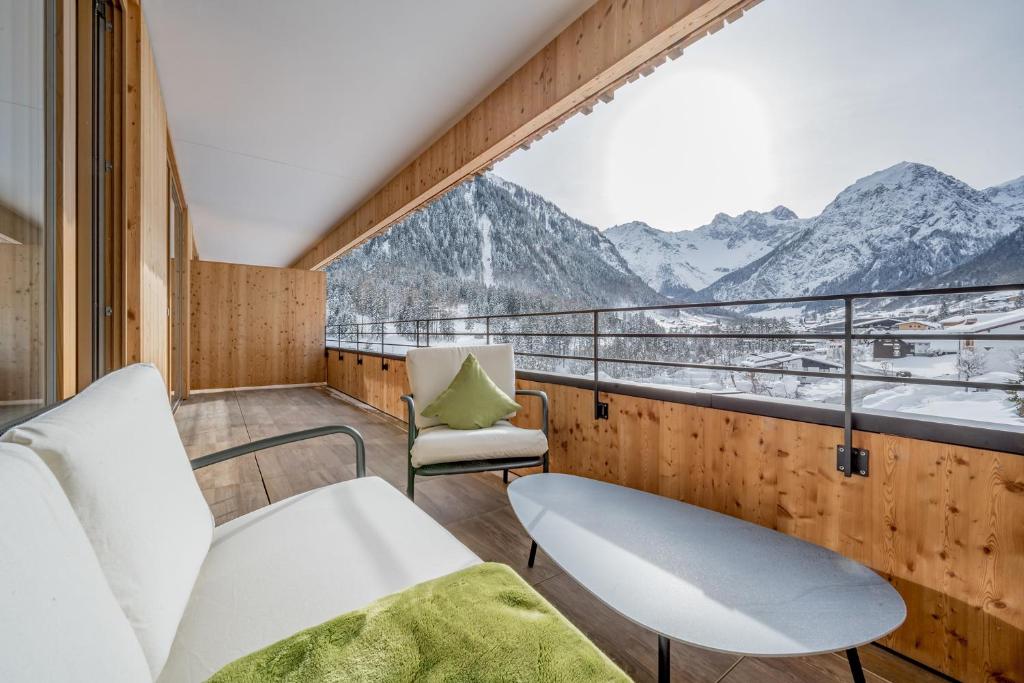 Nespecifikovaný výhled na hory nebo výhled na hory při pohledu z hotelu