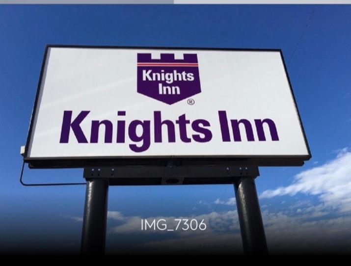 Knights Inn Fairview