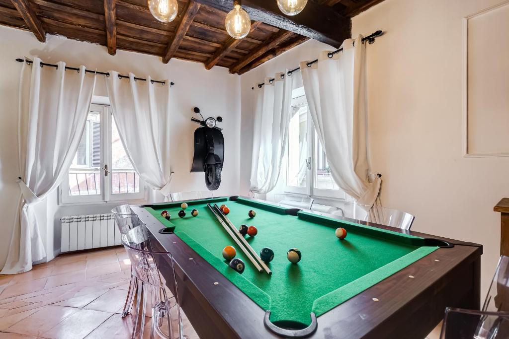 Biliardový stôl v ubytovaní NAVONA SQUARE - RomeDreamHome