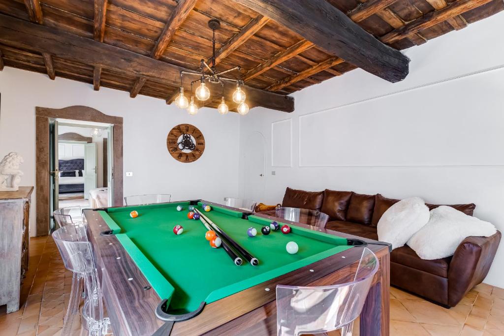 Biliardový stôl v ubytovaní NAVONA SQUARE - RomeDreamHome