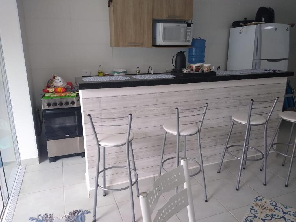  Ubatuba - Apartamento com Churrasqueira e Piscina