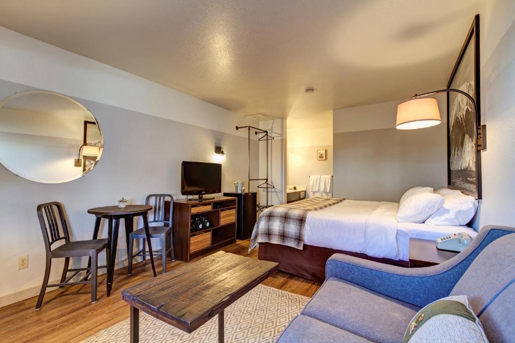Loyal Duke Lodge - Salida Koning
